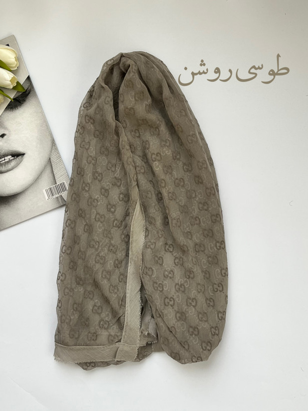 شال تور طرح گوچی لب ریش وارداتی کد ۱۳۵۰